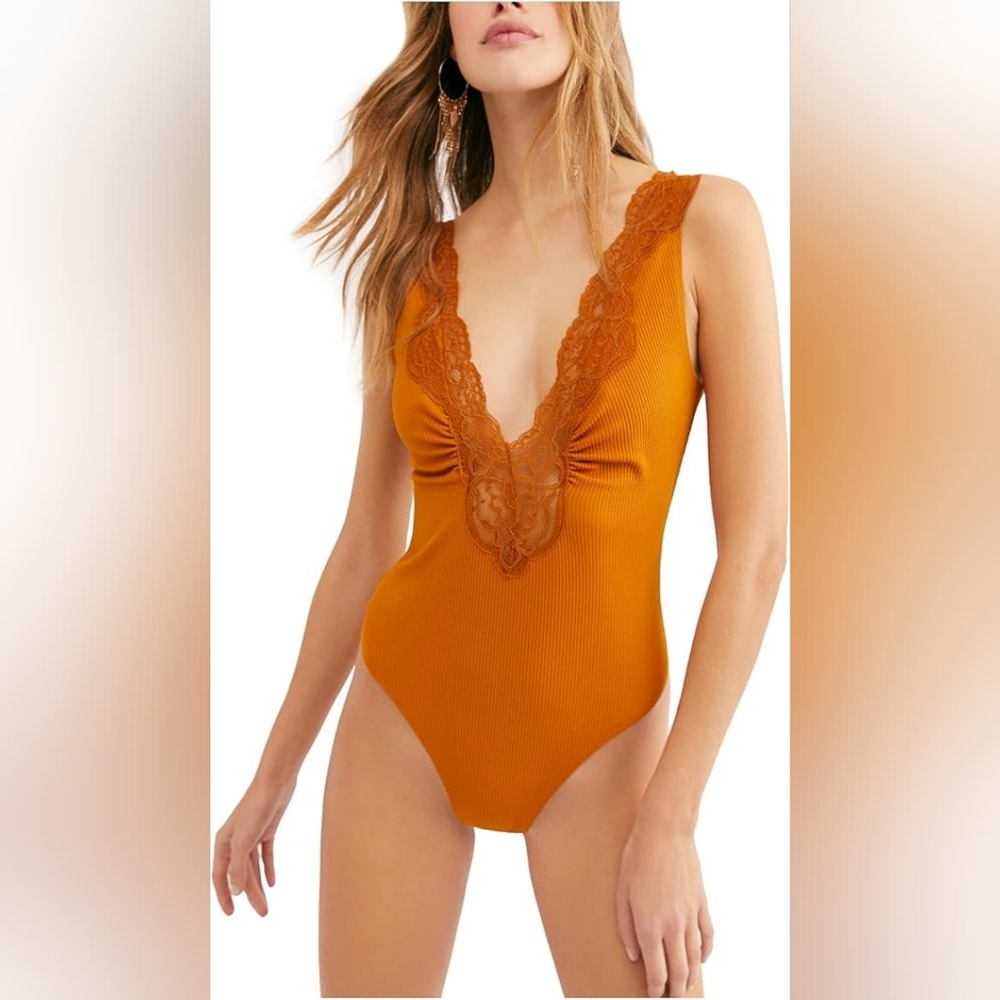Free People - First Call Lace Plunge Bodysuit In Bergamot Tea - Size M